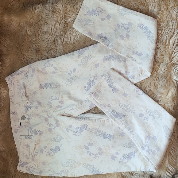 American Eagle Outfitters Denim - Women's Size 8 American Eagle White Printed Stretch Skinny Jeans Fall Clothes